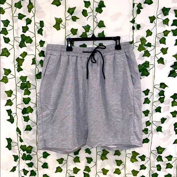 Comfy sweat pants-like shorts - Picture 1 of 2